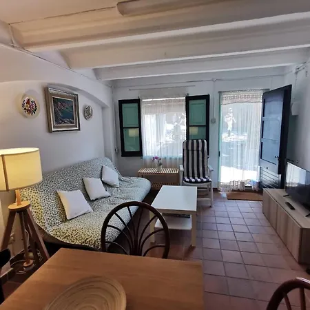 Cozy Apartment 30 Steps From The Ocean Palafrugell Esterno foto