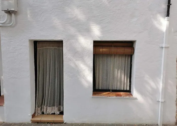 Cozy Apartment 30 Steps From The Ocean